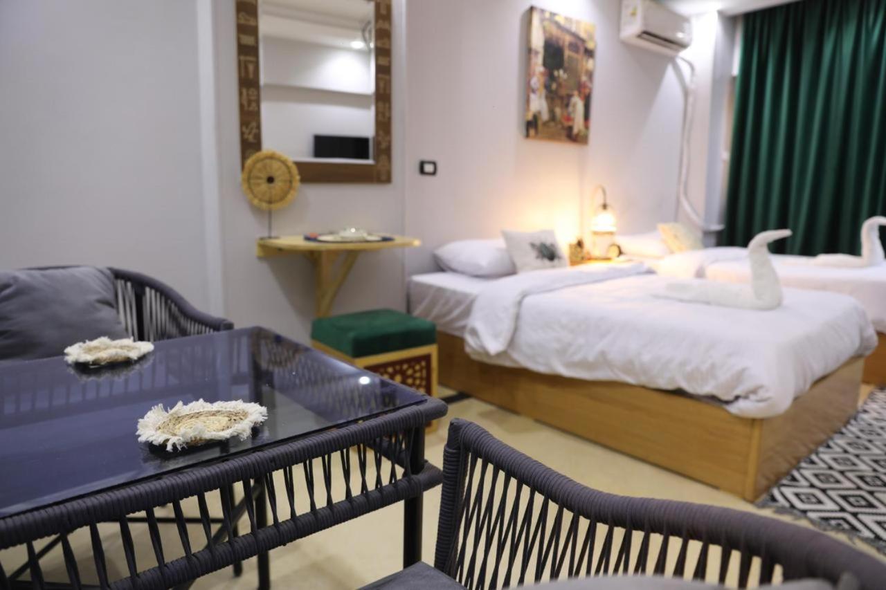קהיר King Tout Hotel Pyramids View מראה חיצוני תמונה