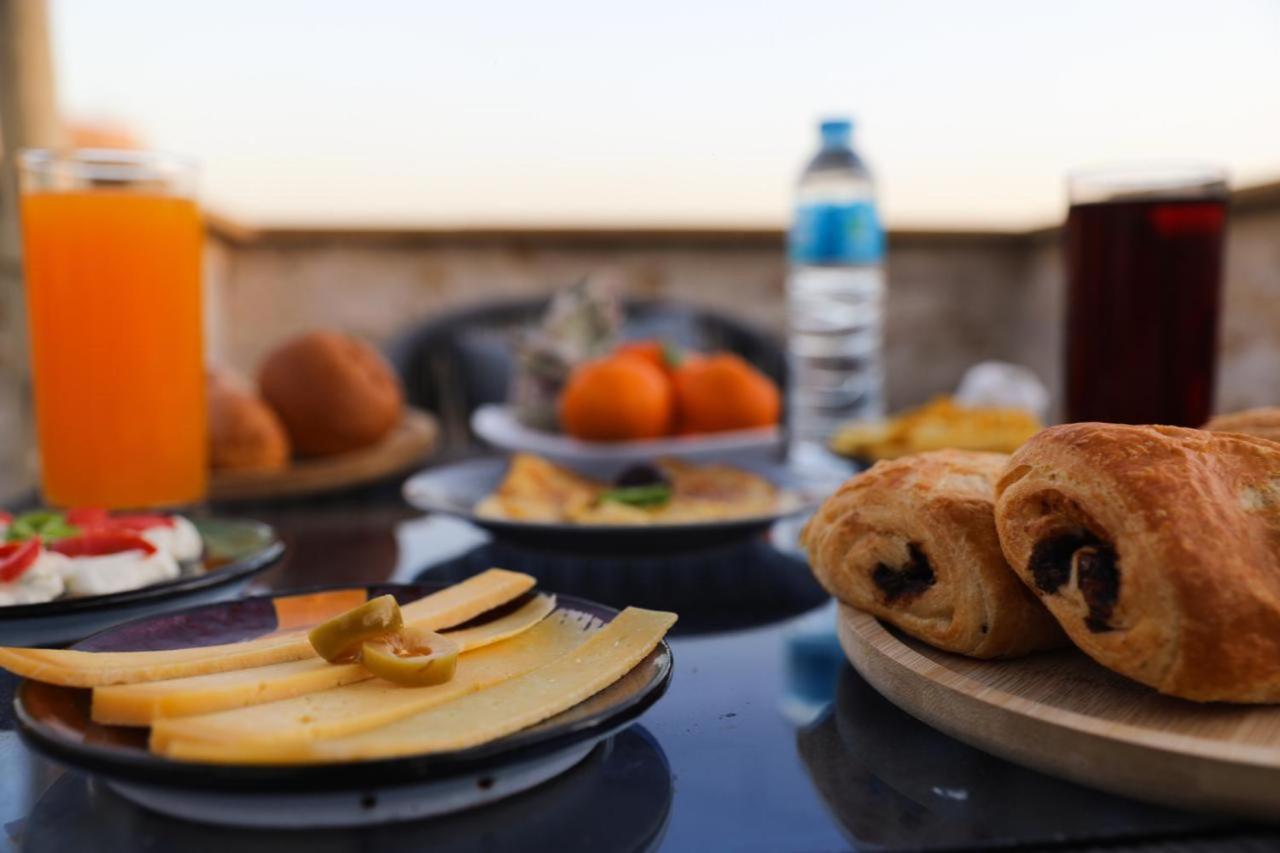 קהיר King Tout Hotel Pyramids View מראה חיצוני תמונה